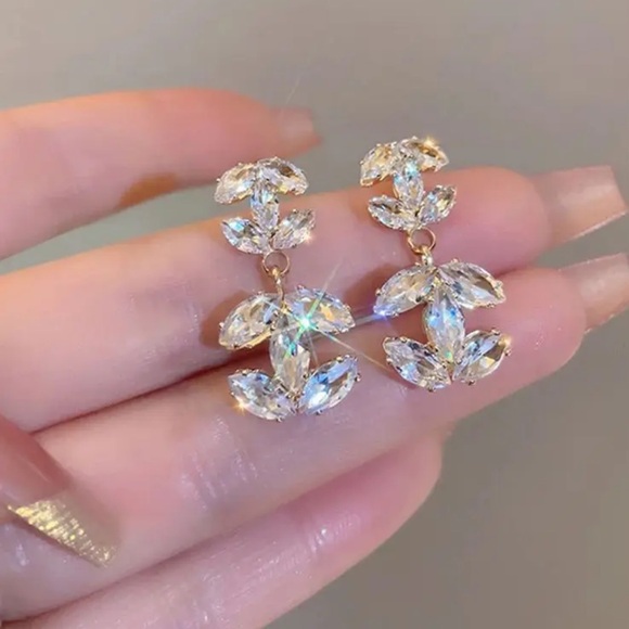 Cute Shine Earrings- HOT ITEM - Picture 3 of 8